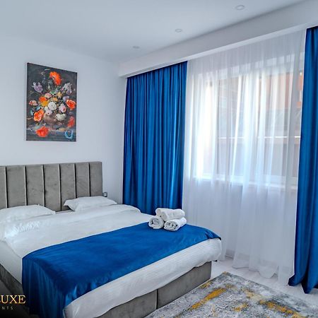 Yamaluxe Apartments - Blue & Pink Vibes Bucarest Extérieur photo
